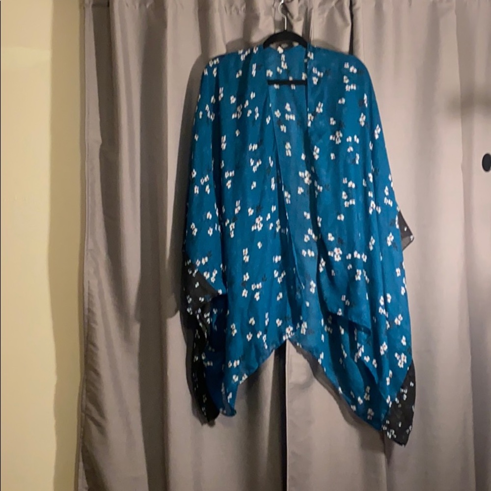 Lightweight, Floral poncho